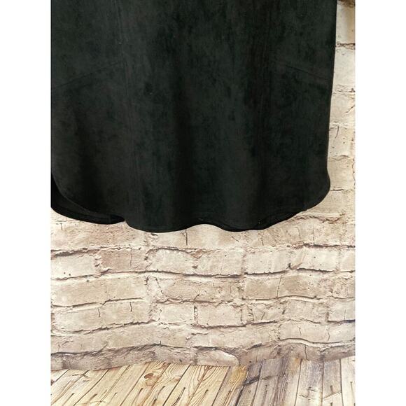 209 WST 38 Shirt Womens Small Black Microsuede Short Sleeve Zip Back Scoop Neck - Picture 7 of 13